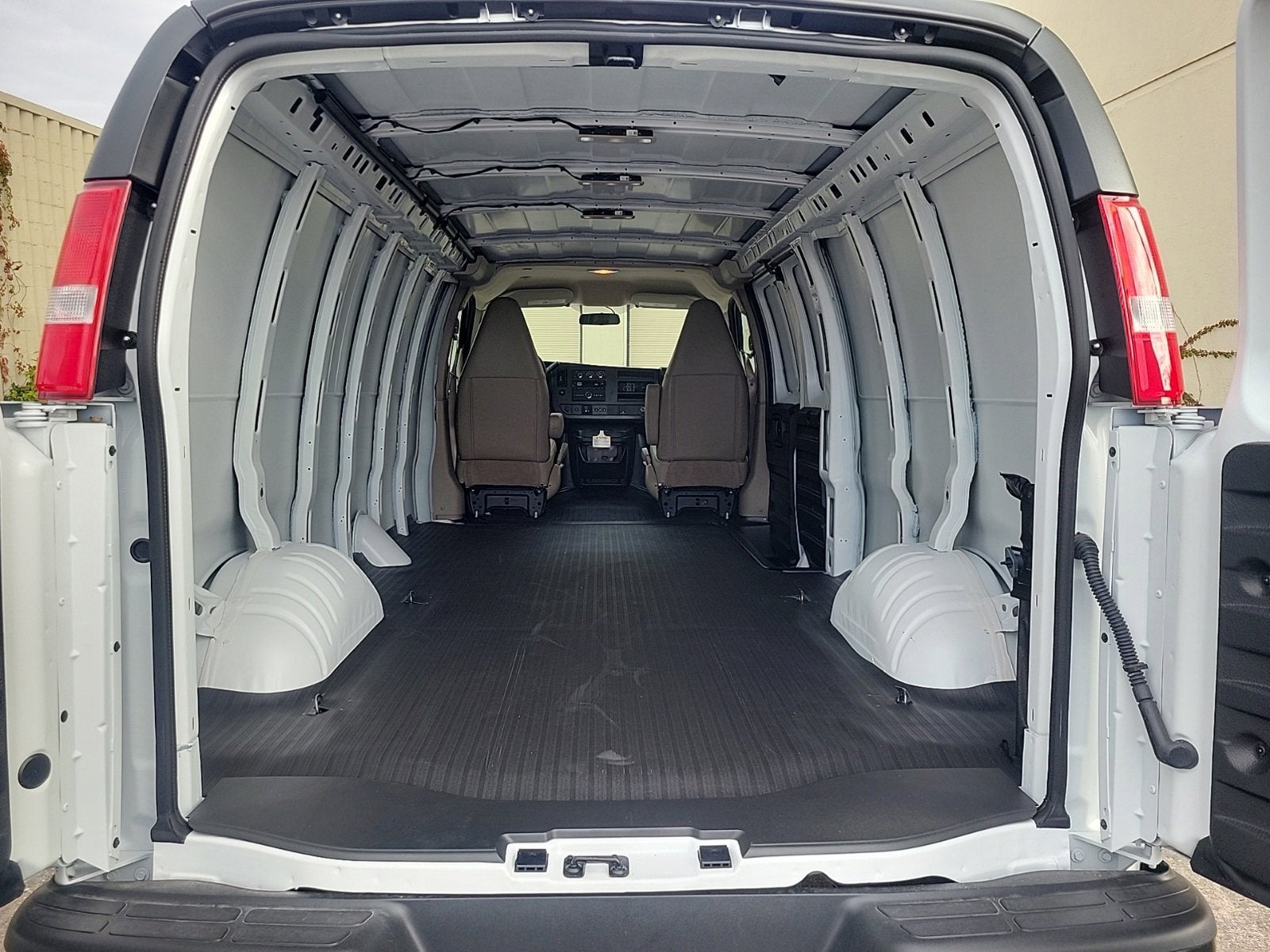 2025 GMC Savana Cargo 2500 Work Van