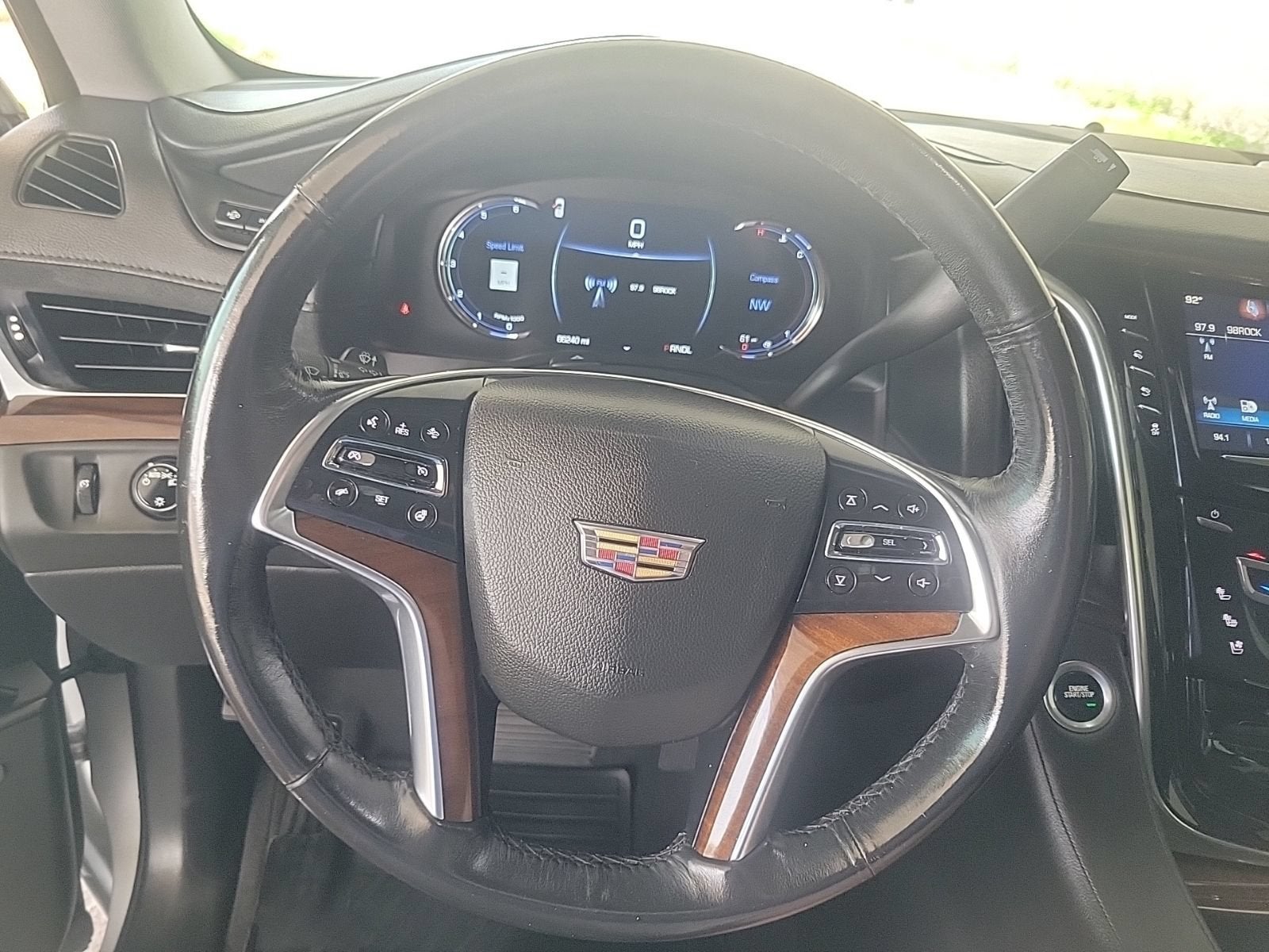 2020 Cadillac Escalade Luxury - Photo 25