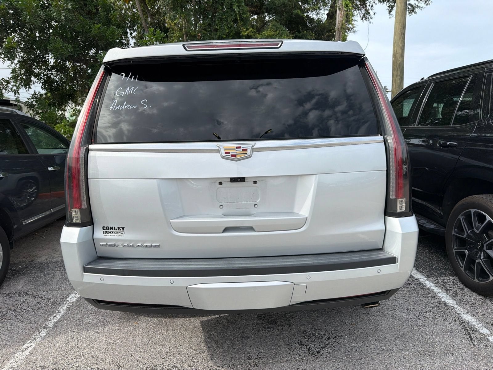 2020 Cadillac Escalade Luxury