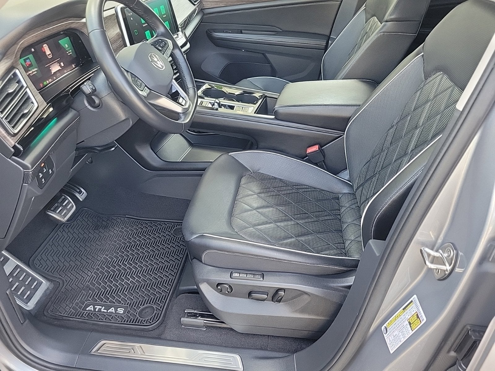 2024 Volkswagen Atlas 2.0T SEL Premium R-Line