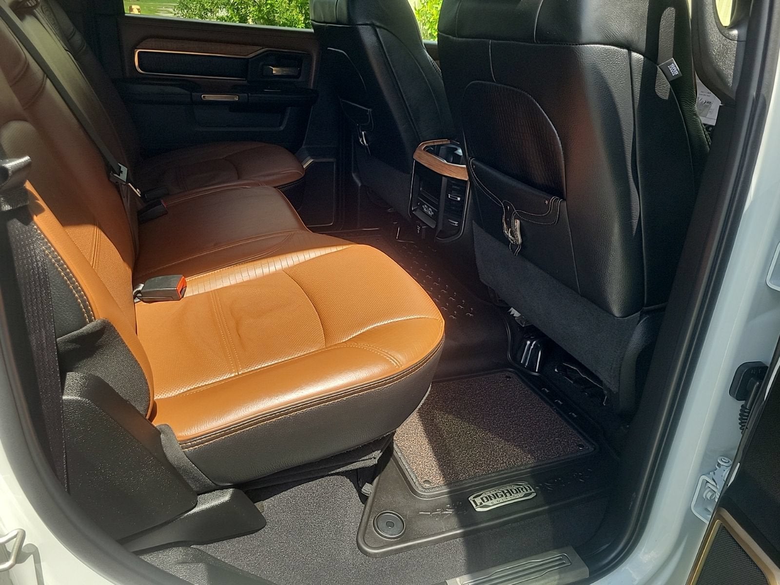 2024 RAM Ram 3500 Pickup Longhorn - Photo 18