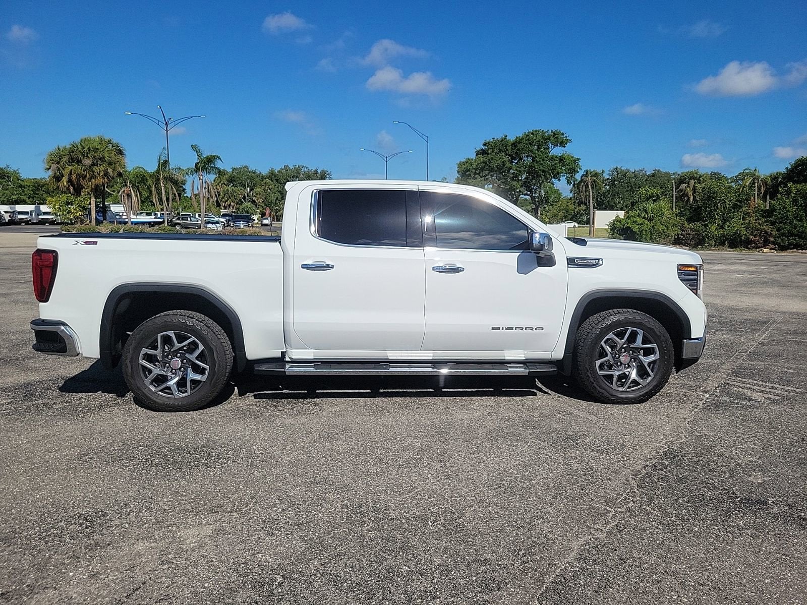 2023 GMC Sierra 1500 SLT