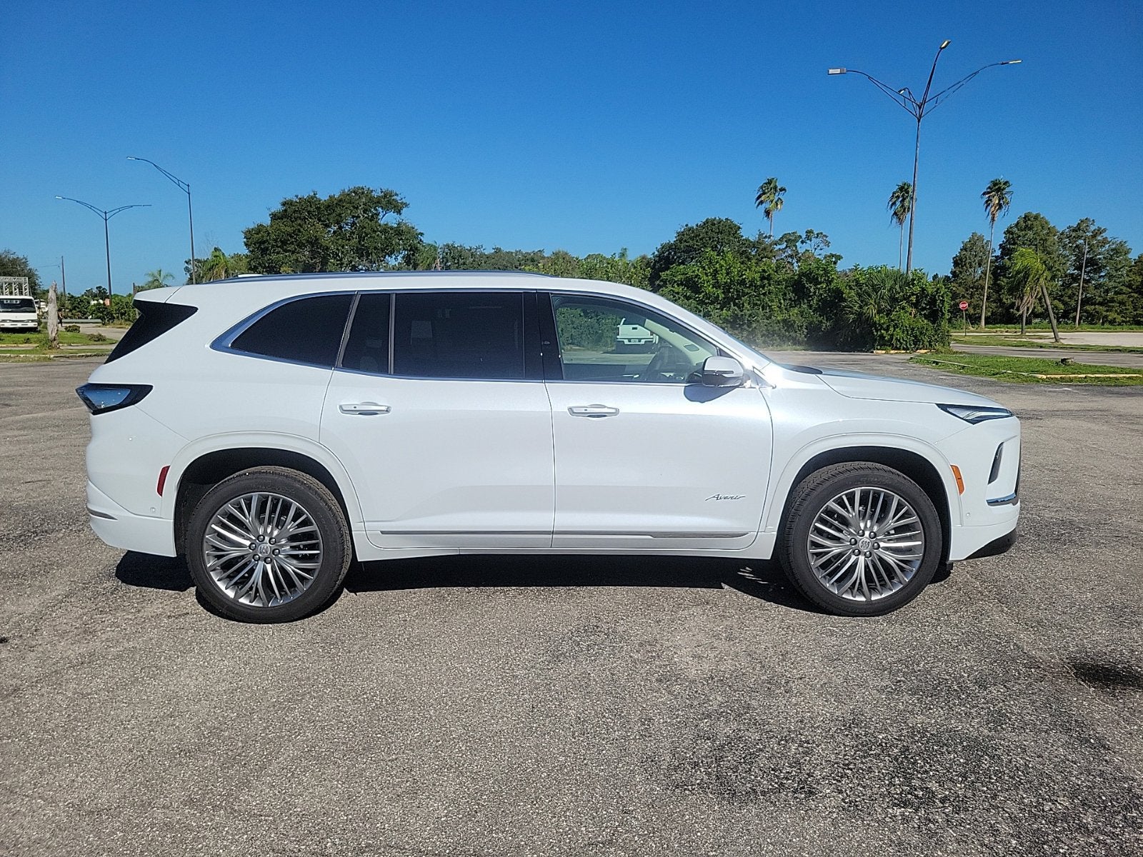 2027 Buick Enclave Avenir