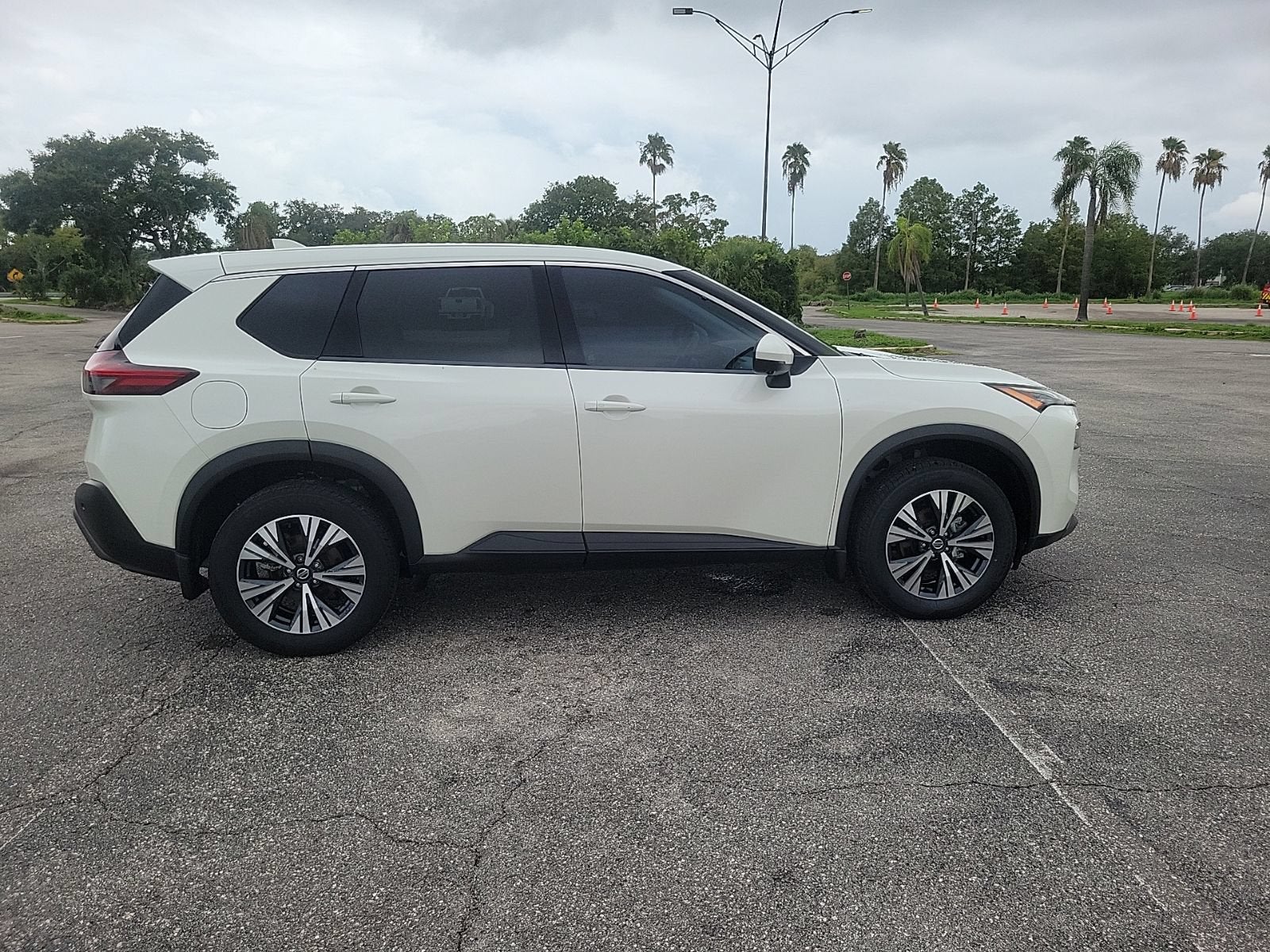 2021 Nissan Rogue SV FWD