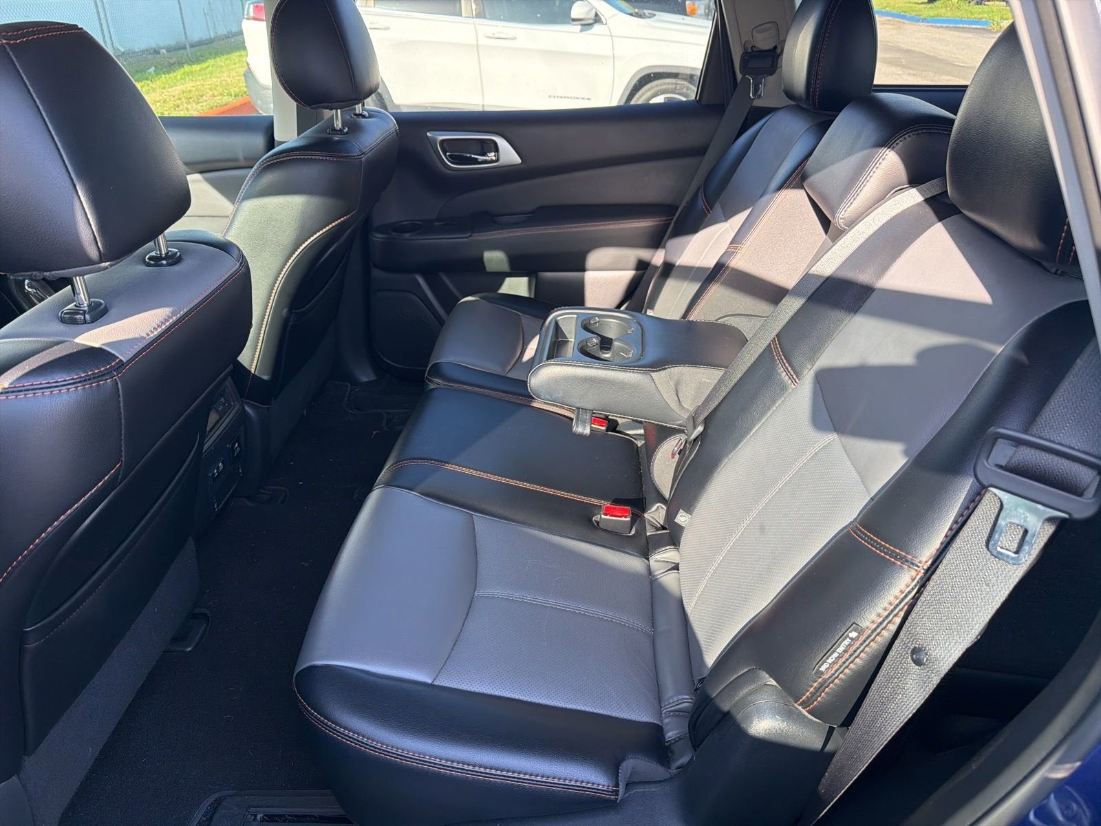 2020 Nissan Pathfinder SL 2WD