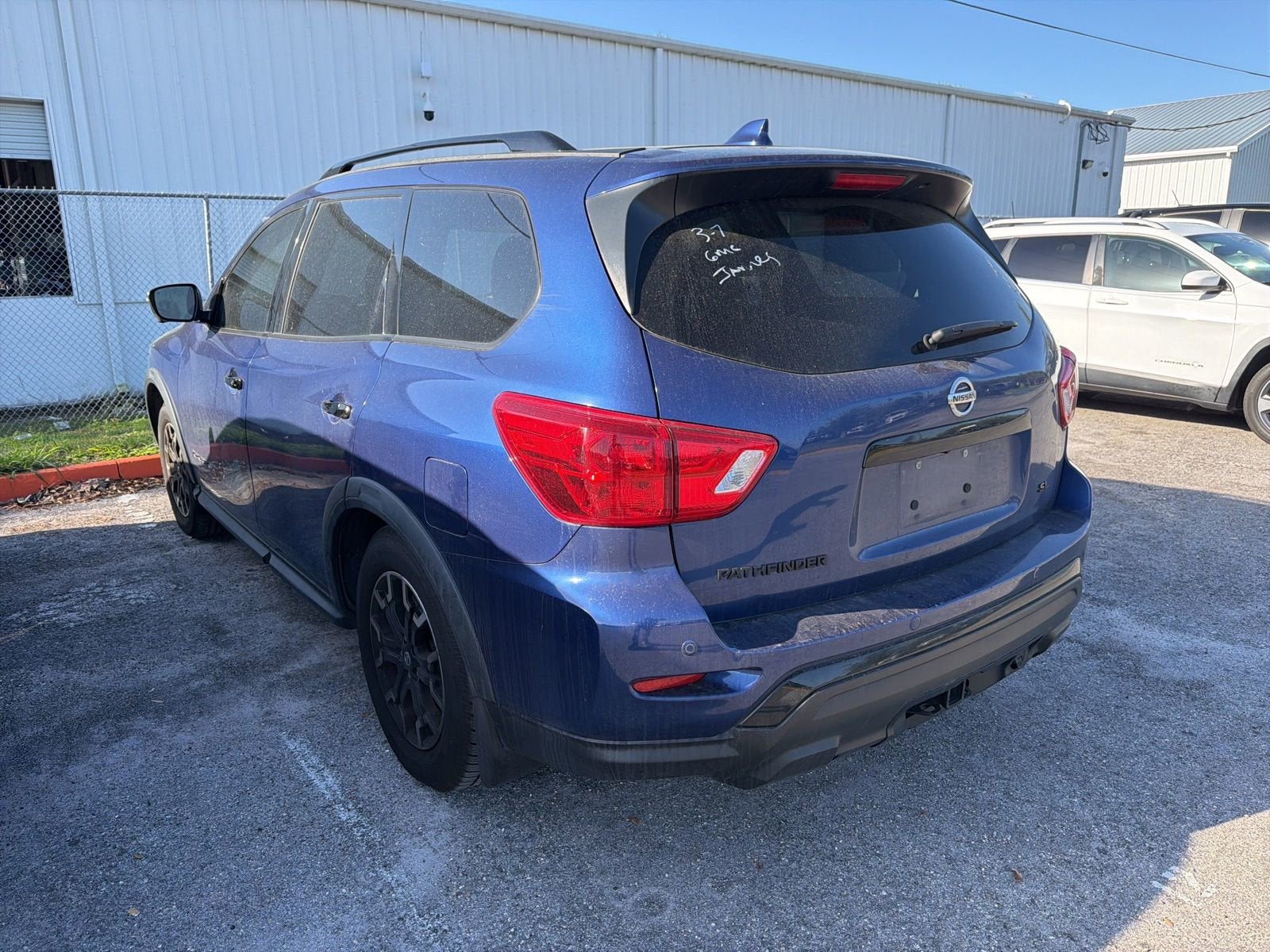 2020 Nissan Pathfinder SL 2WD