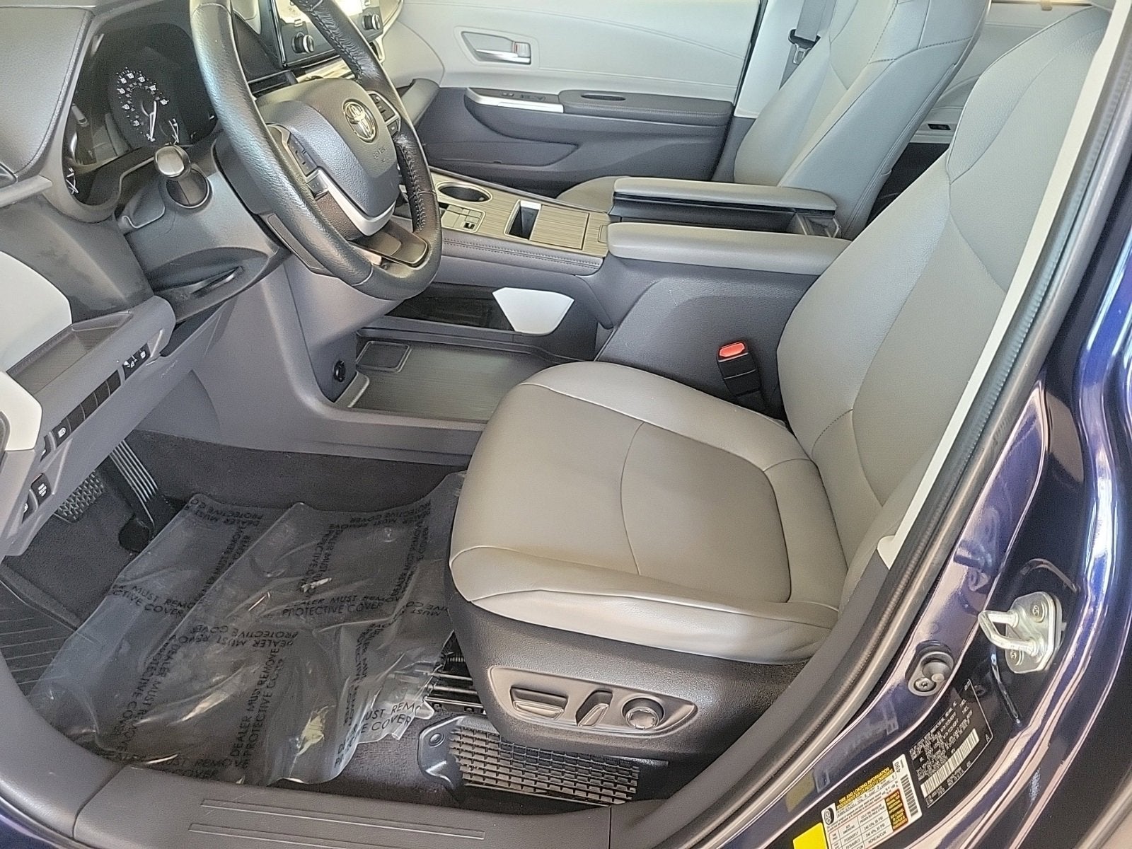 2023 Toyota Sienna XLE