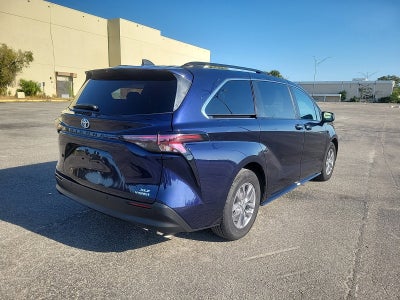 2023 Toyota Sienna XLE