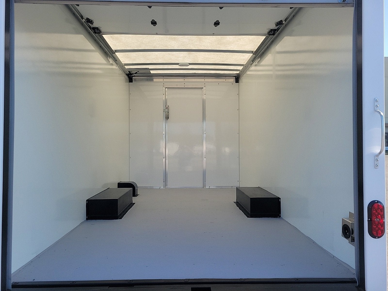 2025 GMC Savana Cutaway 3500 1WT