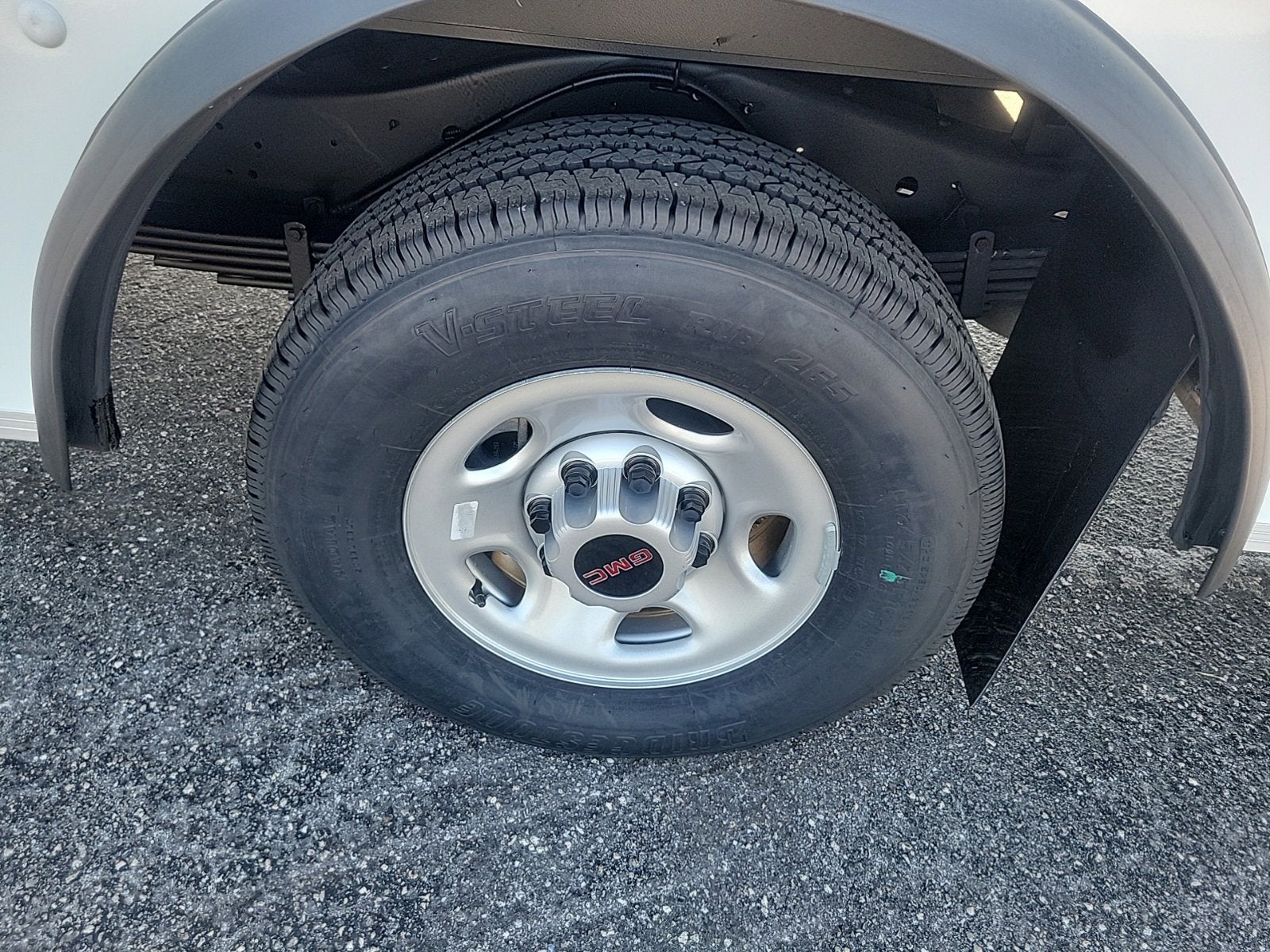 2025 GMC Savana Cutaway 3500 1WT