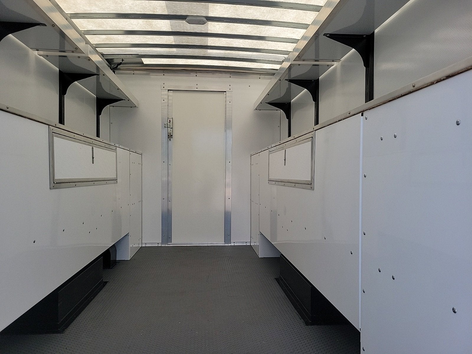 2025 GMC Savana Cutaway 3500 1WT