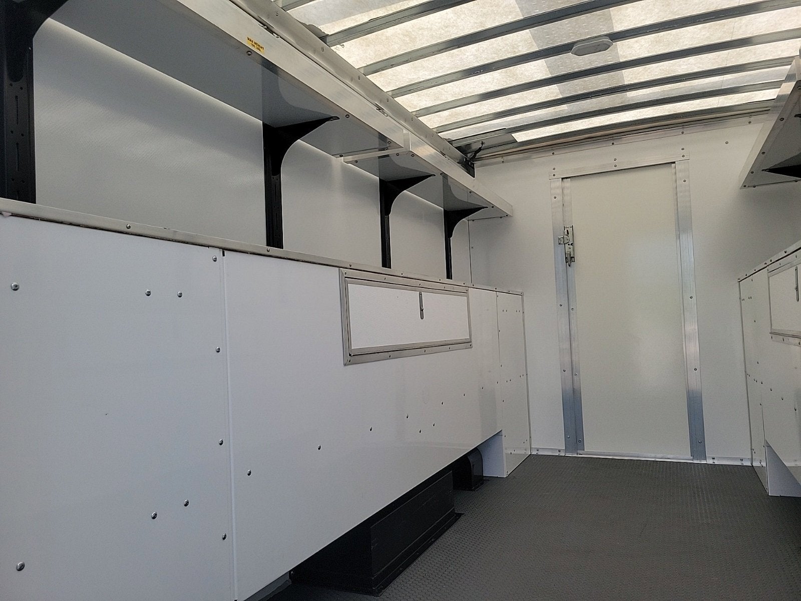 2025 GMC Savana Cutaway 3500 1WT