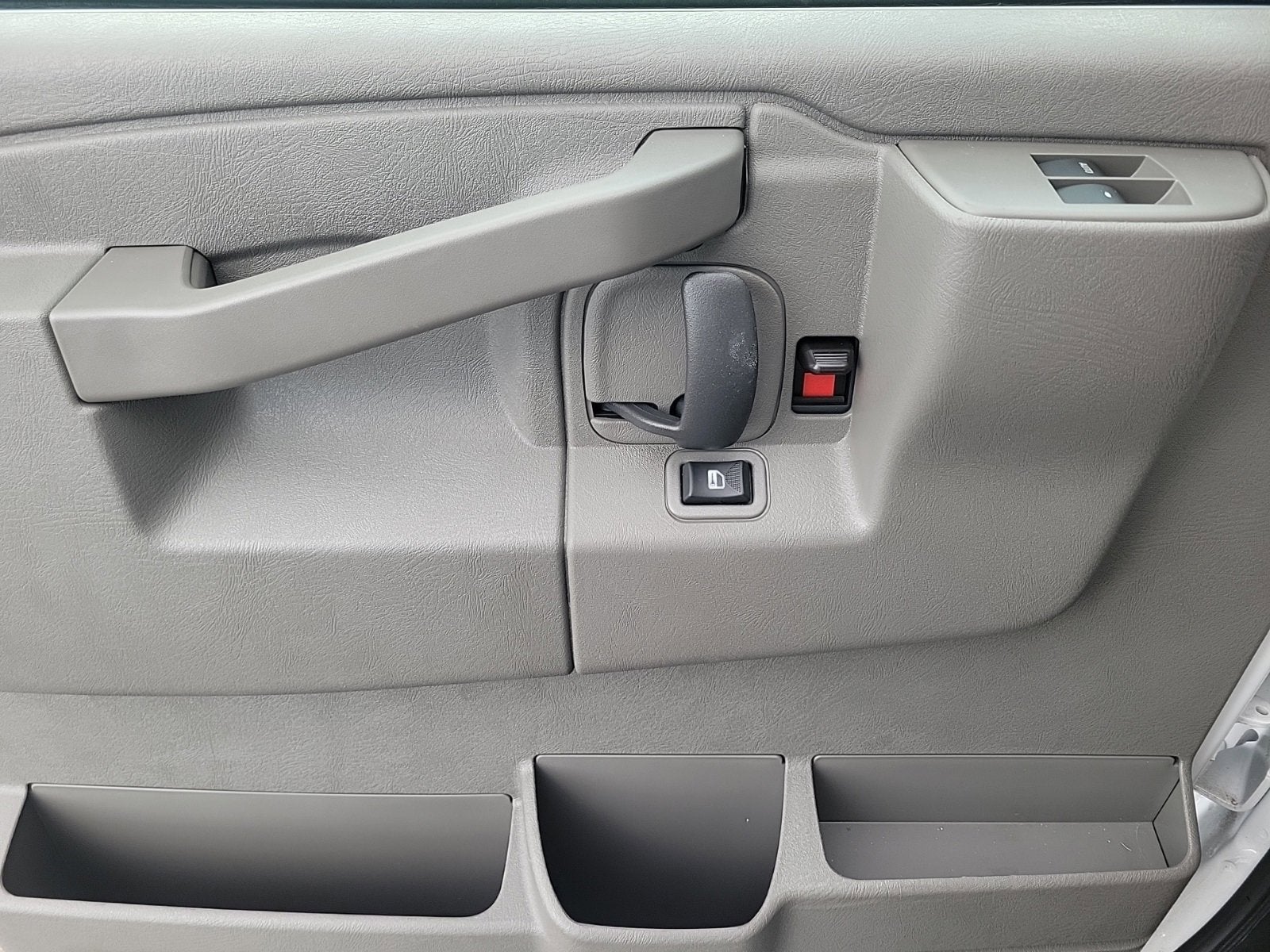 2024 GMC Savana Cutaway 3500 1WT