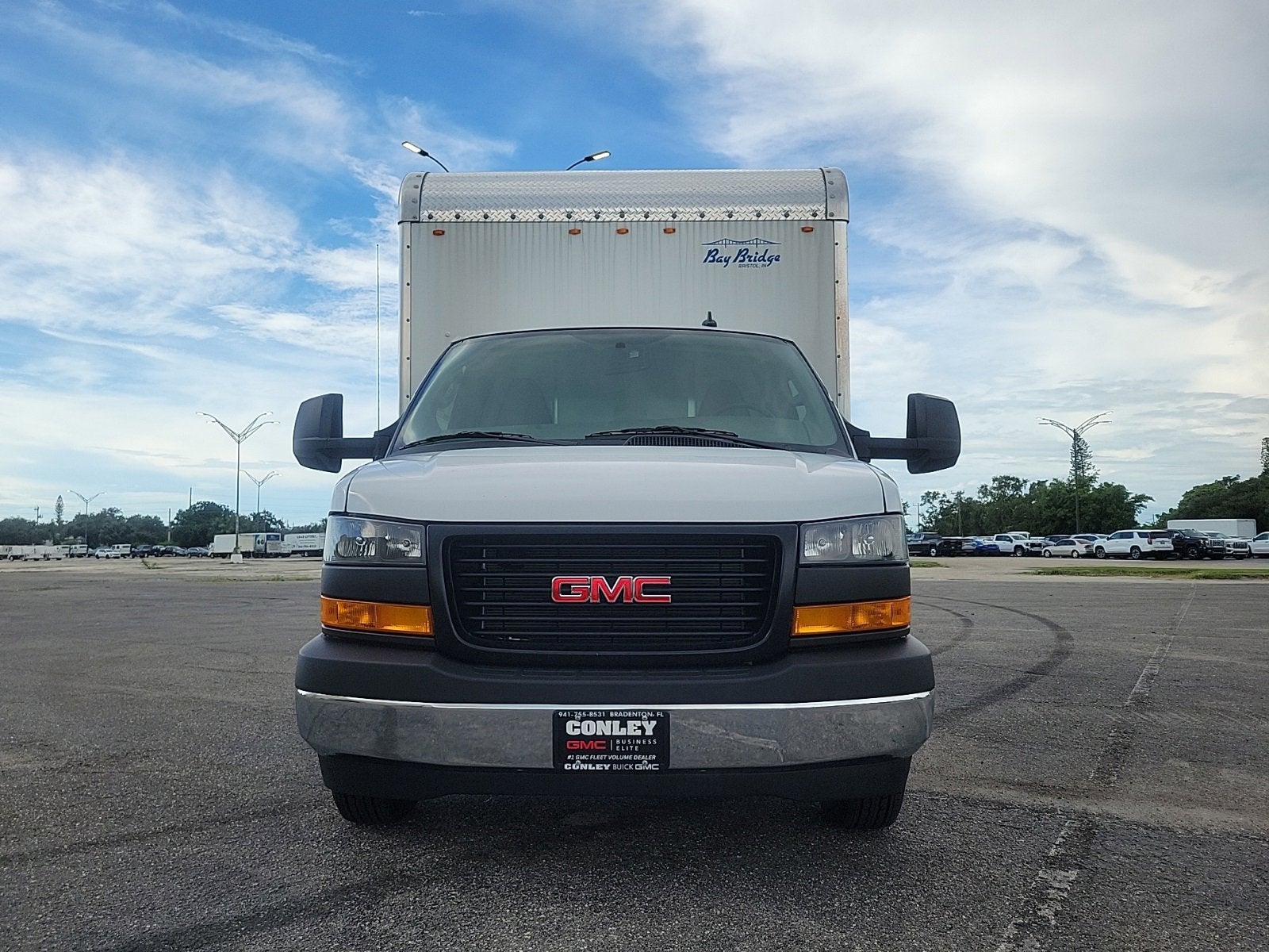 2024 GMC Savana Cutaway 3500 1WT