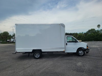 2024 GMC Savana Cutaway 3500 1WT