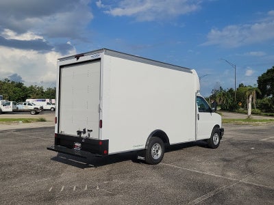 2025 GMC Savana Cutaway 3500 1WT