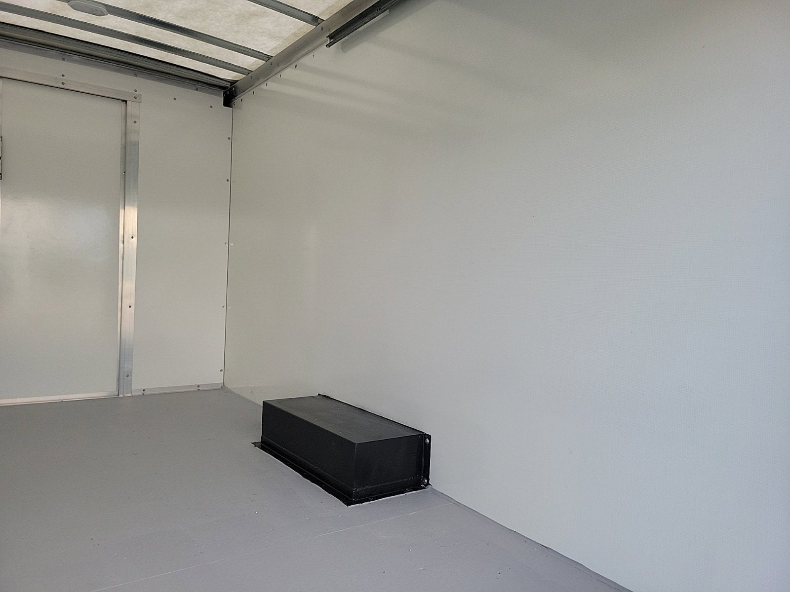 2025 GMC Savana Cutaway 3500 1WT