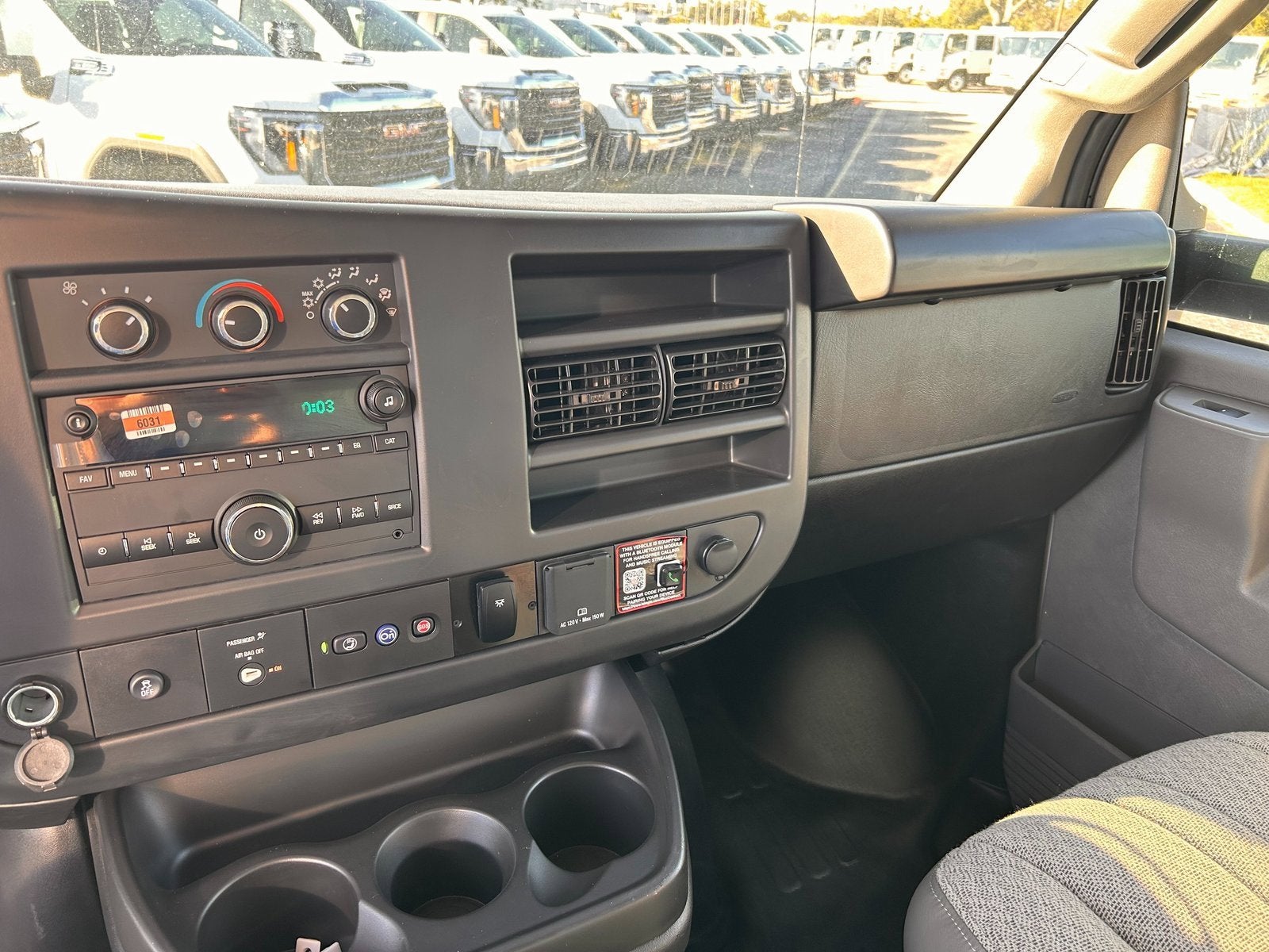 2025 GMC Savana Cutaway 4500 2WT