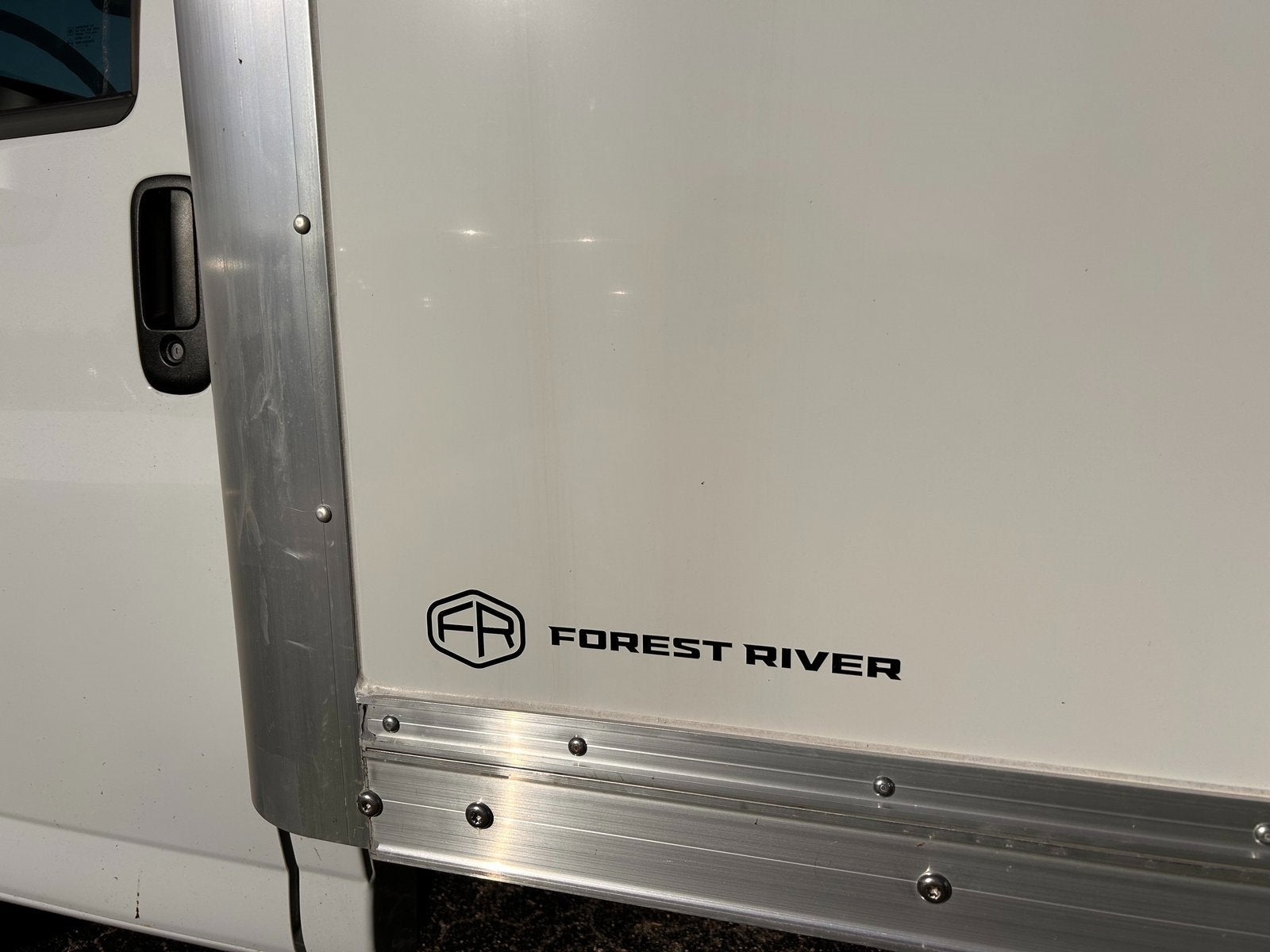 2025 GMC Savana Cutaway 4500 2WT