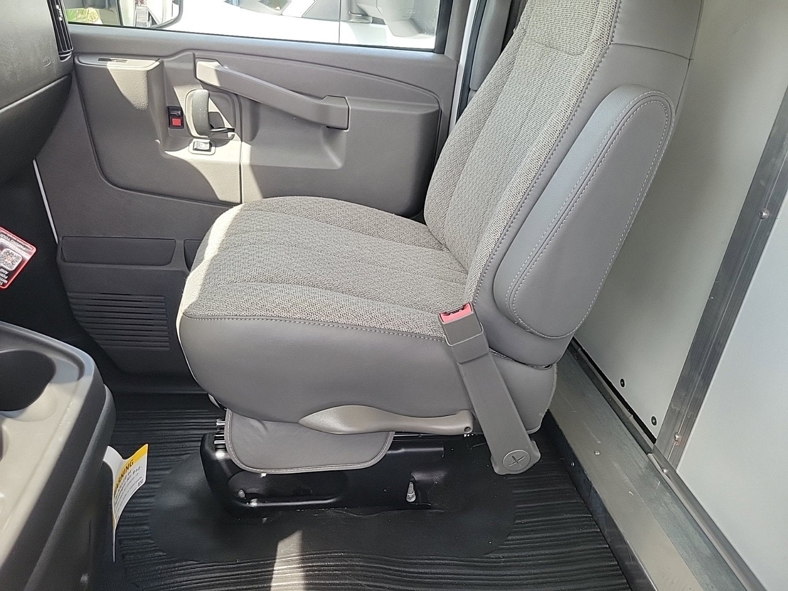 2025 GMC Savana Cutaway 4500 2WT