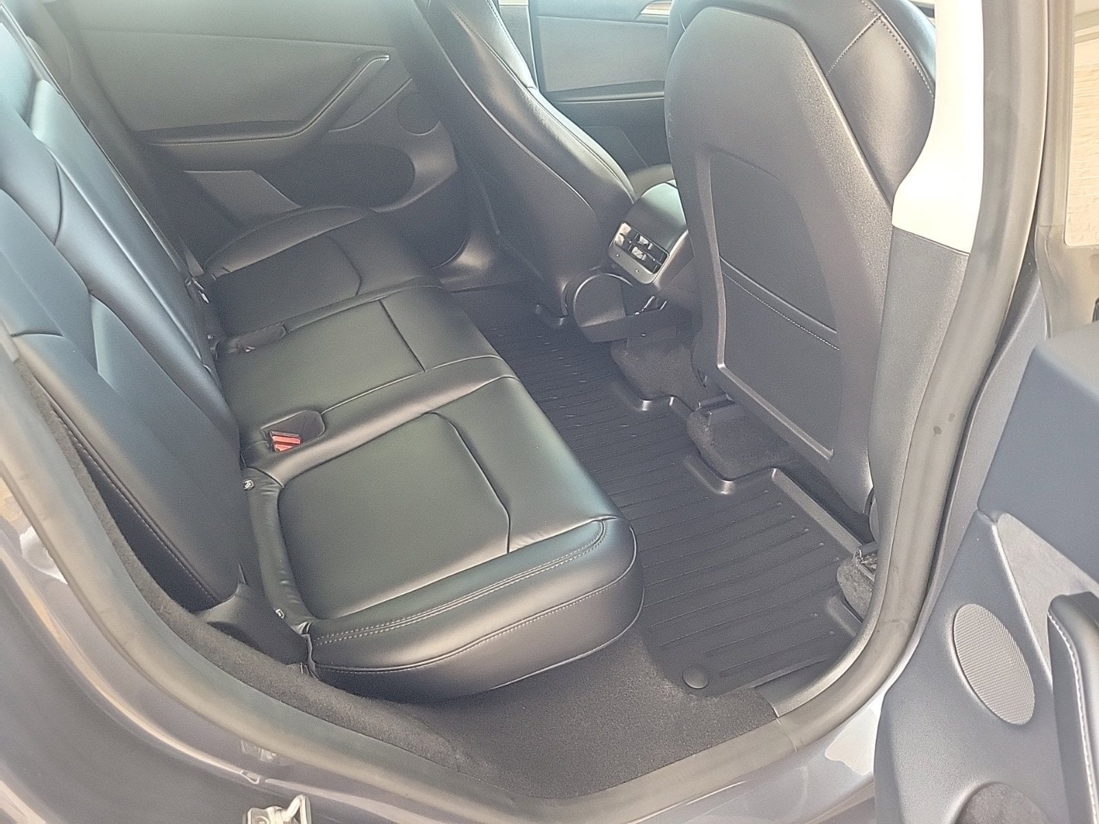 2023 Tesla Model Y Long Range - Photo 13