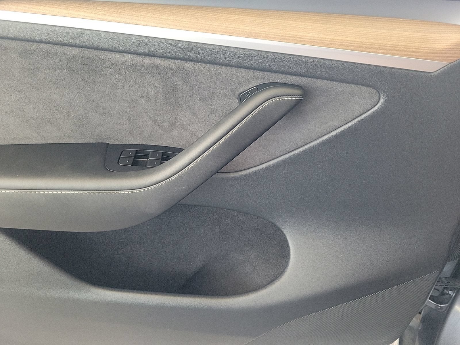 2023 Tesla Model Y Long Range - Photo 18