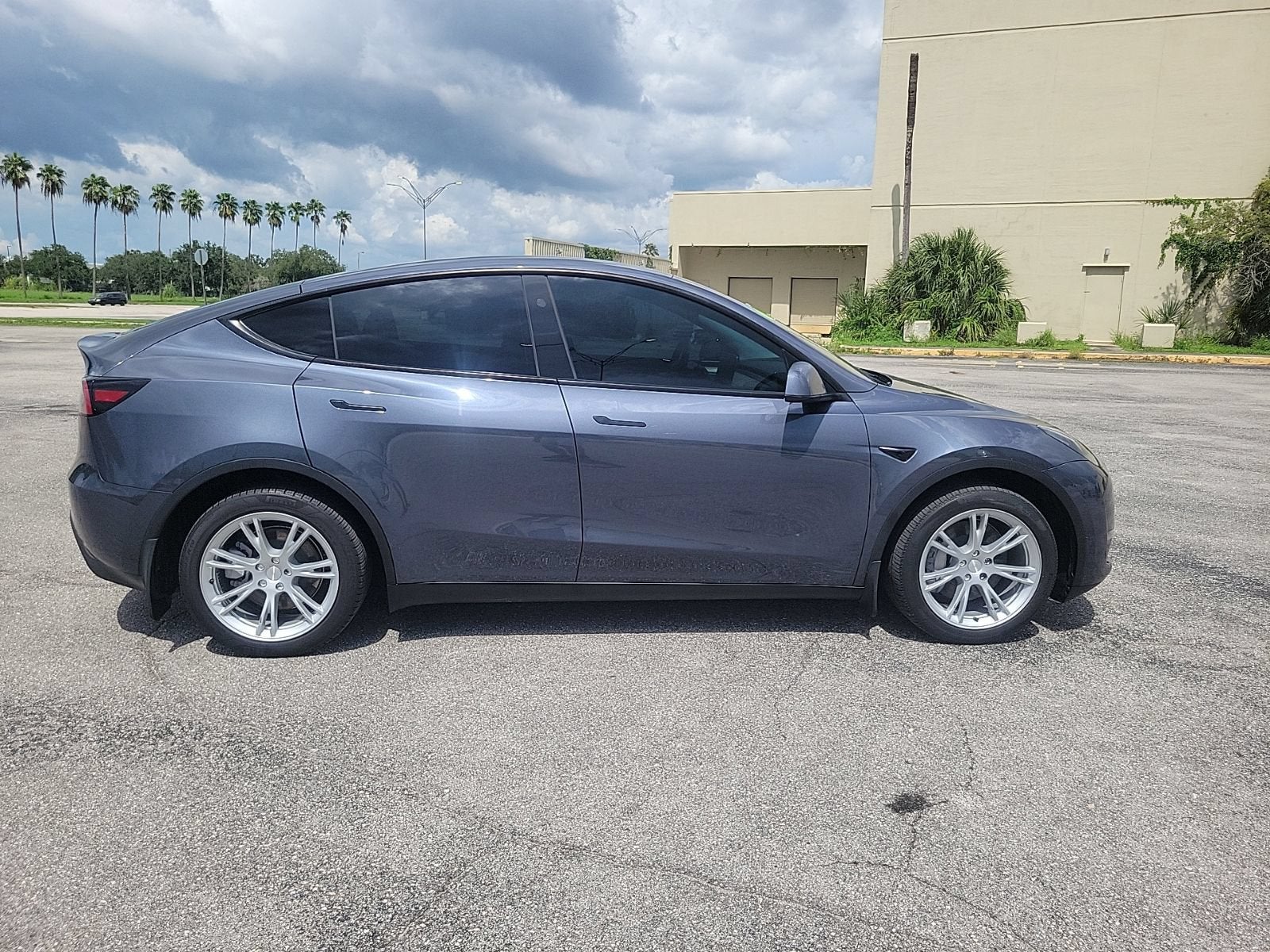2023 Tesla Model Y Long Range - Photo 6
