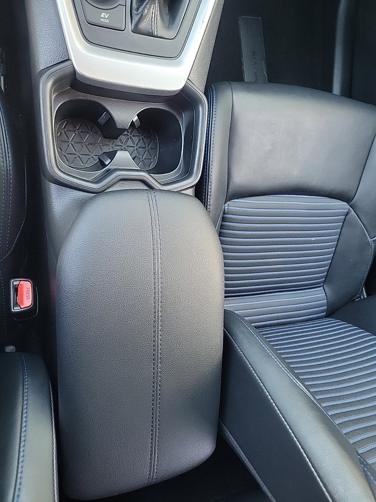 2019 Toyota RAV4 Hybrid XSE