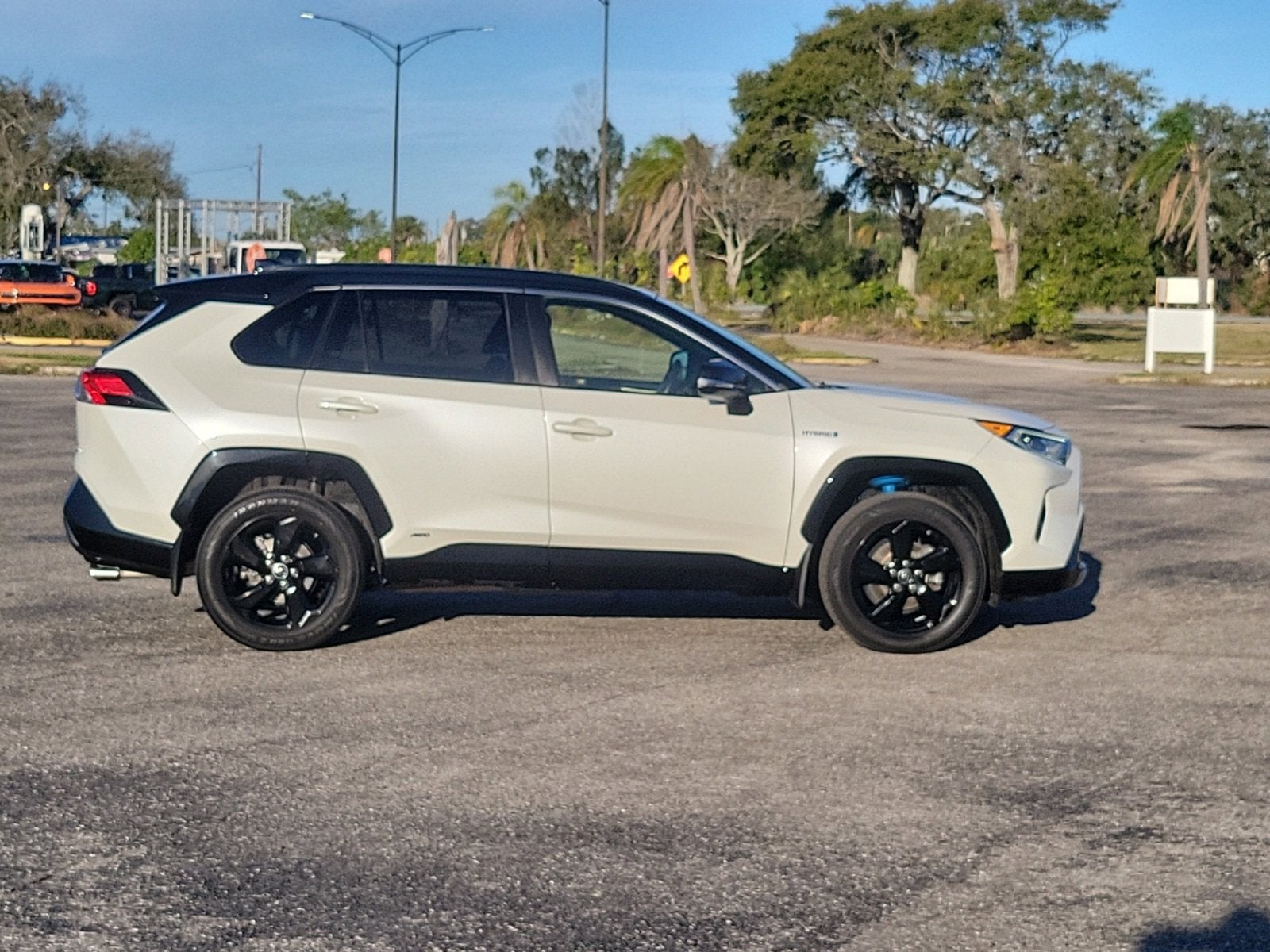 2019 Toyota RAV4 Hybrid XSE