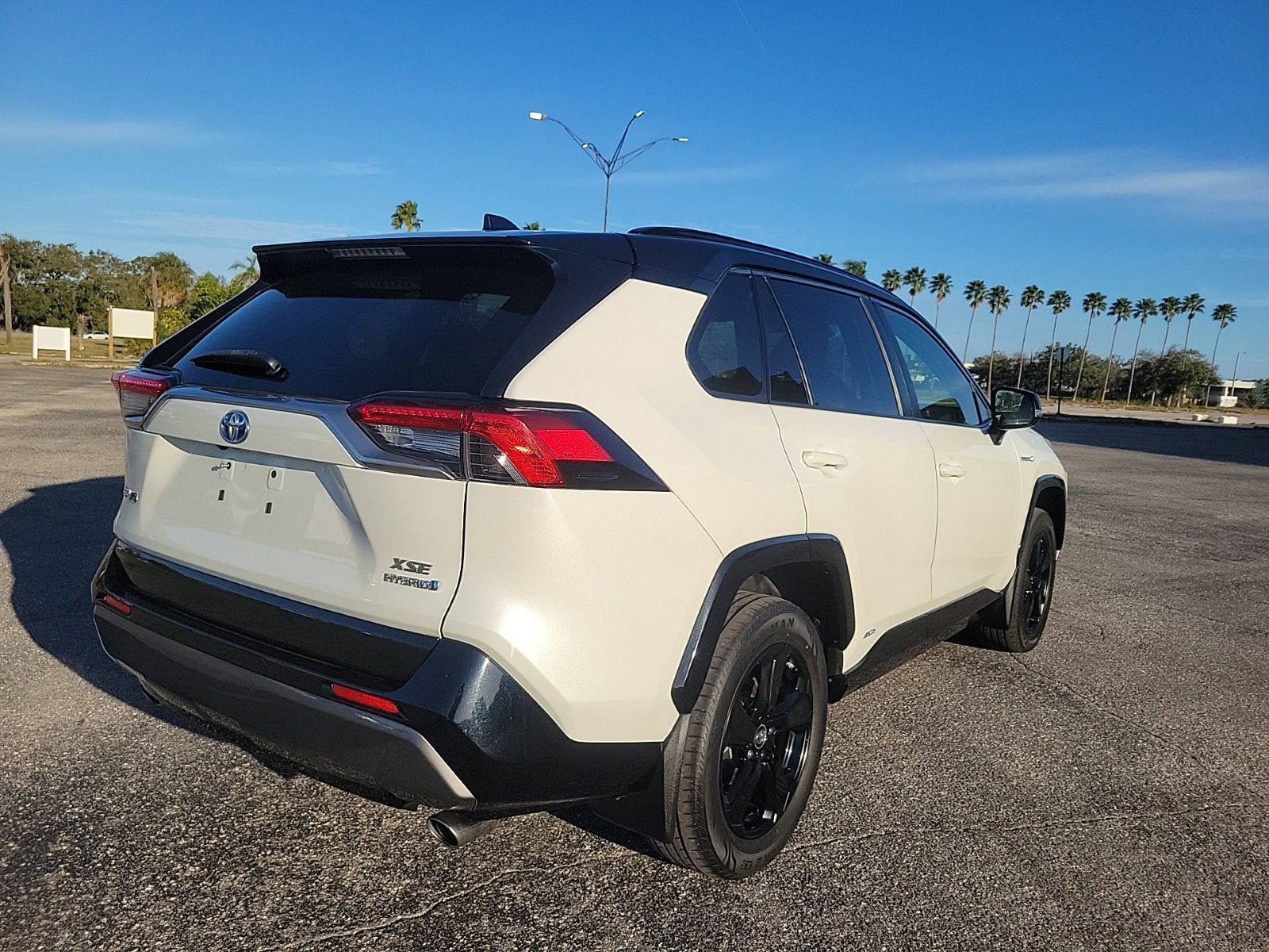 2019 Toyota RAV4 Hybrid XSE