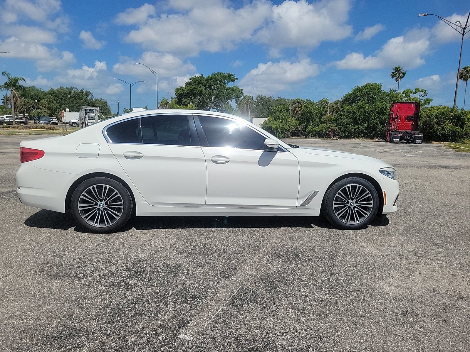 2019 BMW 540i 540i