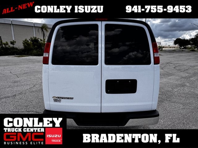 2025 Chevrolet Express Passenger LT